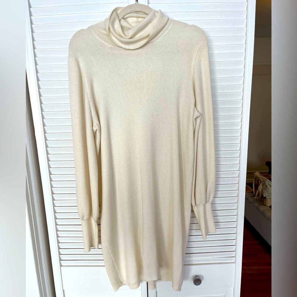 Aritzia Wilfred Sweater Dress size M in Cream/Ecru